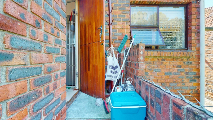 2 Bedroom Property for Sale in Kabega Park Eastern Cape